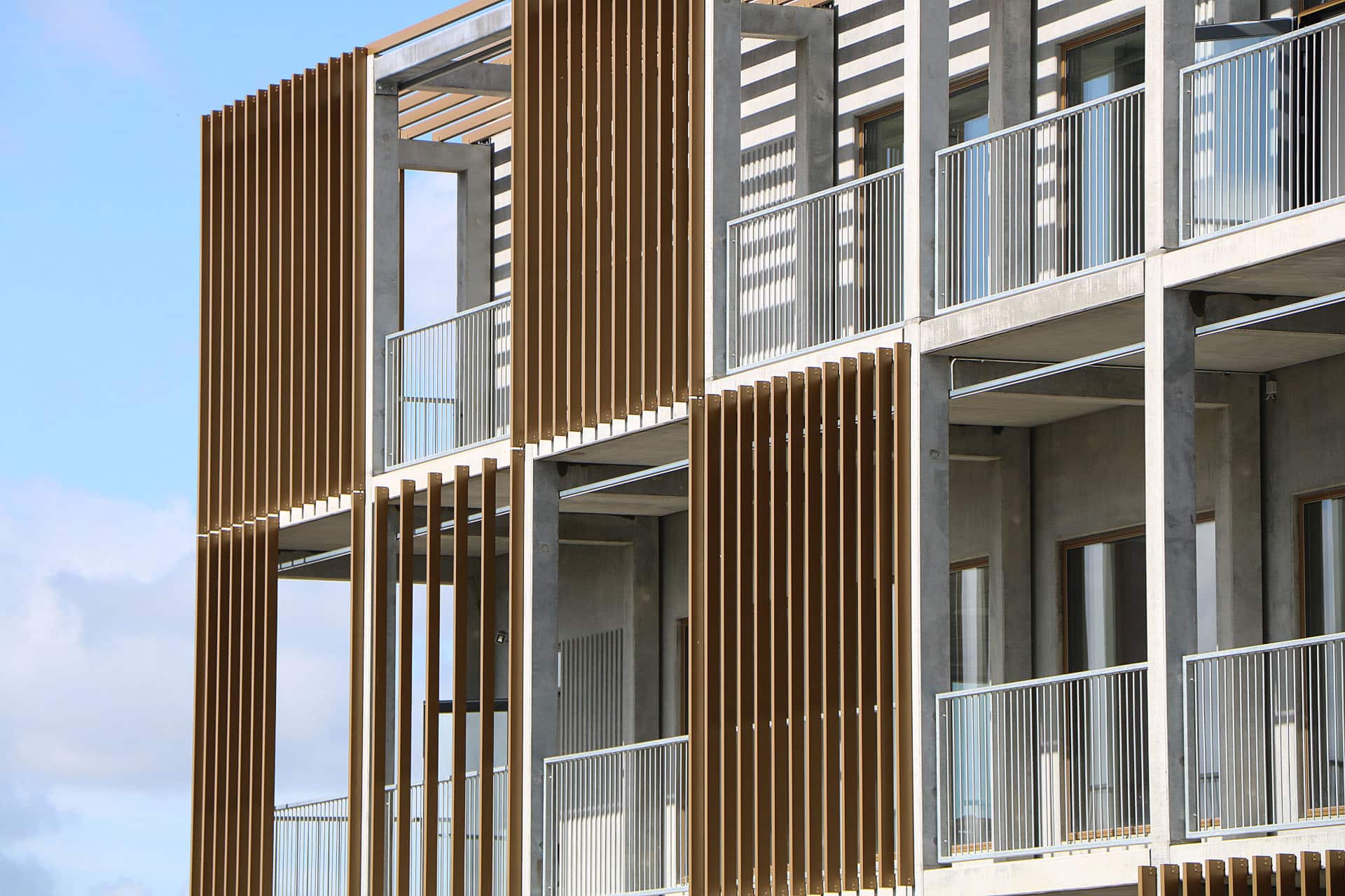 Aluminium — lamelfacade i aluminium